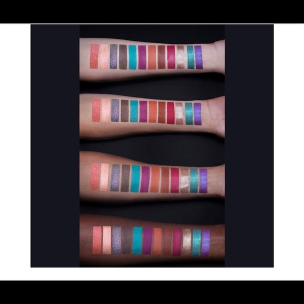 12 PC Dominic Cosmetics Celestial Thunder Palette - Picture 4 of 11